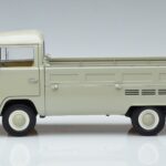 Volkswagen T2a Pickup 50. Évfordulós Kiadás Schuco 1:18 450019800 Fém - image 4 of 7