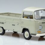 Volkswagen T2a Pickup 50. Évfordulós Kiadás Schuco 1:18 450019800 Fém - image 5 of 7