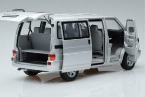 Volkswagen T4b Transporter Caravelle Minibus Schuco 1:18 450041500 Fém – 2. kép a 8-ből