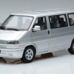 Volkswagen T4b Transporter Caravelle Minibus Schuco 1:18 450041500 Fém