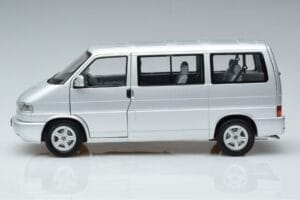 Volkswagen T4b Transporter Caravelle Minibus Schuco 1:18 450041500 Fém – 5. kép a 8-ből