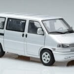 Volkswagen T4b Transporter Caravelle Minibus Schuco 1:18 450041500 Fém - image 6 of 8