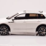 Volkswagen Tiguan R Fehér Otto 1:18 - image 3 of 6