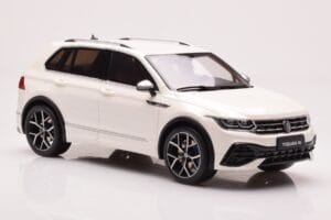 Volkswagen Tiguan R Fehér Otto 1:18 OT1001 Gyanta – 4. kép a 6-ből