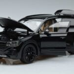 Volkswagen Touareg CR Fekete FAW 1:18 LTC761021BLA Fém - image 2 of 7