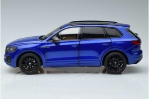Volkswagen Touareg CR Kék FAW 1:18 LTC761021BLU Fém – 4. kép a 7-ből