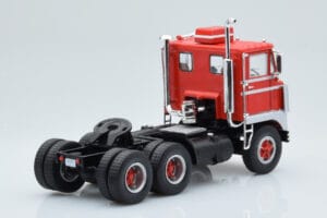 White 7400 Piros Ezüst IXO 1:43 TR170 Fém – 2. kép a 5-ből