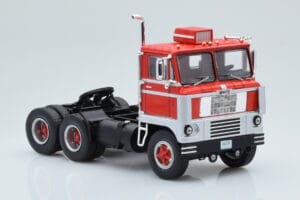 White 7400 Piros Ezüst IXO 1:43 TR170 Fém – 3. kép a 5-ből