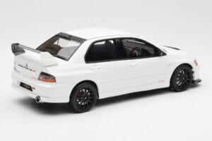 Mitsubishi Lancer Evo VIII MR FQ-400 Fehér Otto 1:18 OT777 Gyanta – 2. kép a 6-ből