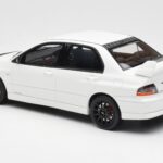 Mitsubishi Lancer Evo VIII MR FQ-400 Fehér Otto 1:18 - image 5 of 6