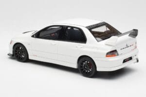 Mitsubishi Lancer Evo VIII MR FQ-400 Fehér Otto 1:18 OT777 Gyanta – 5. kép a 6-ből