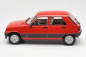 Renault 5 GTL Piros Otto 1:18 OT1147 Gyanta – 3. kép a 6-ből