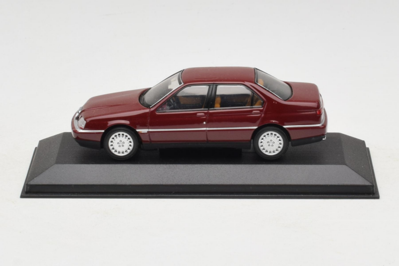 Alfa Romeo 164 3.0 Super V6 Sötétvörös Minichamps 1:43 436120700 Fém