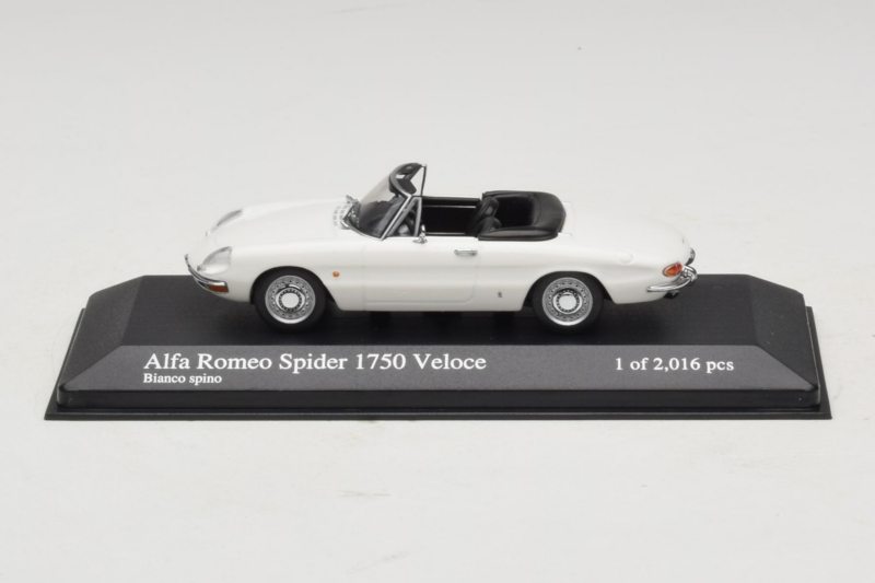 Alfa Romeo 1750 Spider Veloce Fehér Minichamps 1:43 400120530 Fém