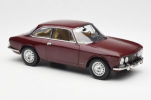 Alfa Romeo 2000 GTV Gesztenyebarna Piros Norev 1:18 187916 Fém – 6. kép a 8-ből