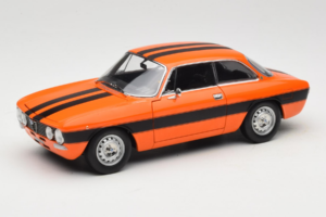 Alfa Romeo 2000 GTV Narancssárga Norev 1:18 187918 Fém