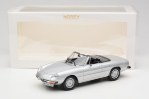 Alfa Romeo 2000 Spider Ezüst Norev 1:18 187884 Fém – 6. kép a 6-ből