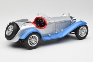 Alfa Romeo 2300 Spider Ezüstkék Bburago 1:18 3008 Fém – 3. kép a 8-ből