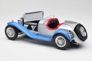 Alfa Romeo 2300 Spider Ezüstkék Bburago 1:18 3008 Fém – 5. kép a 8-ből