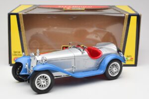 Alfa Romeo 2300 Spider Ezüstkék Bburago 1:18 3008 Fém – 8. kép a 8-ből