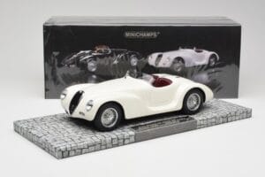 Alfa Romeo 6C 2500 SS Corsa Spider Fehér Minichamps 1:18 107120232 Gyanta – 6. kép a 6-ből