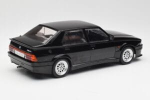 Alfa Romeo 75 Turbo Evoluzione Fekete MCG 1:18 MCG18429 Fém – 2. kép a 6-ből
