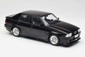 Alfa Romeo 75 Turbo Evoluzione Fekete MCG 1:18 MCG18429 Fém – 4. kép a 6-ből