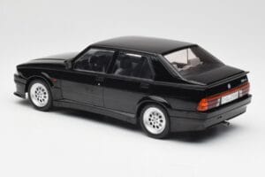 Alfa Romeo 75 Turbo Evoluzione Fekete MCG 1:18 MCG18429 Fém – 5. kép a 6-ből