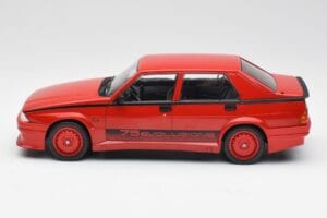 Alfa Romeo 75 Turbo Evoluzione Piros MCG 1:18 MCG18428 Fém – 3. kép a 6-ből