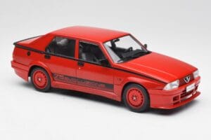 Alfa Romeo 75 Turbo Evoluzione Piros MCG 1:18 MCG18428 Fém – 4. kép a 6-ből