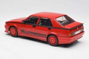 Alfa Romeo 75 Turbo Evoluzione Piros MCG 1:18 MCG18428 Fém – 5. kép a 6-ből
