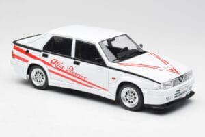 Alfa Romeo 75 Turbo Evoluzione Fehér MCG 1:18 MCG18430 Fém – 4. kép a 6-ből