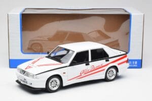 Alfa Romeo 75 Turbo Evoluzione Fehér MCG 1:18 MCG18430 Fém – 6. kép a 6-ből