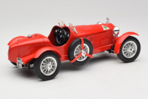 Alfa Romeo 8C 2300 Monza Piros Bburago 1:18 3014 Fém – 2. kép a 6-ből