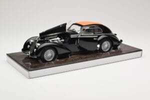 Alfa Romeo 8C 2900B Lungo Fekete Minichamps 1:18 100120421 Fém – 2. kép a 8-ből