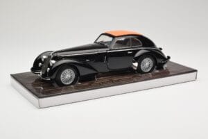 Alfa Romeo 8C 2900B Lungo Fekete Minichamps 1:18 100120421 Fém – 3. kép a 8-ből