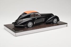 Alfa Romeo 8C 2900B Lungo Fekete Minichamps 1:18 100120421 Fém – 4. kép a 8-ből
