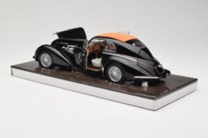 Alfa Romeo 8C 2900B Lungo Fekete Minichamps 1:18 100120421 Fém – 5. kép a 8-ből