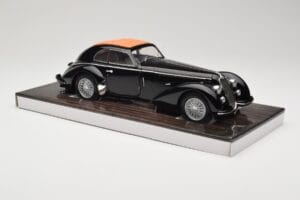 Alfa Romeo 8C 2900B Lungo Fekete Minichamps 1:18 100120421 Fém – 6. kép a 8-ből