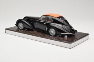 Alfa Romeo 8C 2900B Lungo Fekete Minichamps 1:18 100120421 Fém – 7. kép a 8-ből