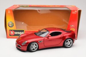 Alfa Romeo 8C Competizione Piros Bburago 1:18 18-11021 Fém – 8. kép a 8-ből