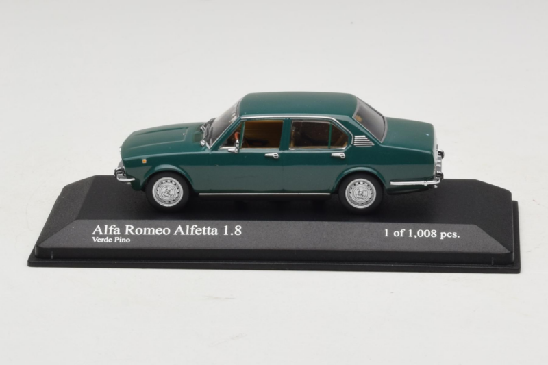 Alfa Romeo Alfetta 1.8 Zöld Minichamps 1:43 Alfa Romeo Alfetta 1.8 Zöld Minichamps 1:43 400120204 Fém