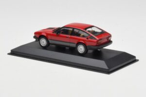 Alfa Romeo Alfetta GTV6 Piros Minichamps 1:43 400120140 Fém – 3. kép a 4-ből