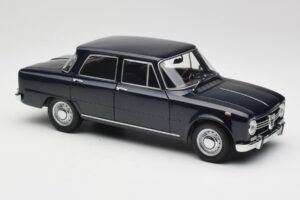 Alfa Romeo Giulia 1300 Kék Minichamps 1:18 180120905 Fém – 6. kép a 8-ből