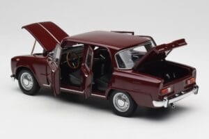 Alfa Romeo Giulia 1300 Sötétvörös Minichamps 1:18 180120906 Fém – 5. kép a 8-ből