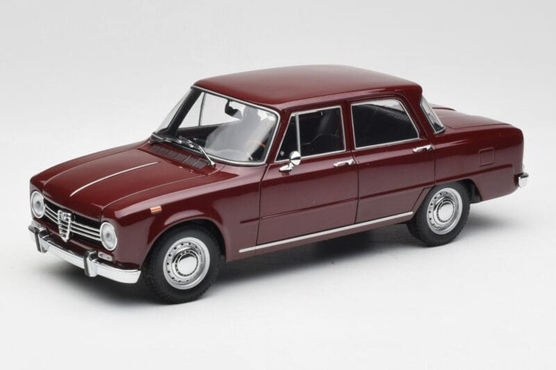 Alfa Romeo Giulia 1300 Sötétvörös Minichamps 1:18 180120906 Fém