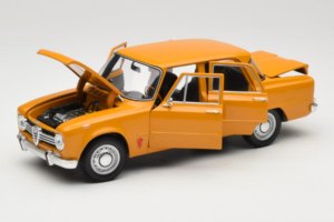 Alfa Romeo Giulia 1300 Super Narancssárga Minichamps 1:18 180120900 Fém – 2. kép a 8-ből