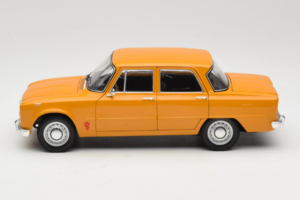 Alfa Romeo Giulia 1300 Super Narancssárga Minichamps 1:18 180120900 Fém – 4. kép a 8-ből