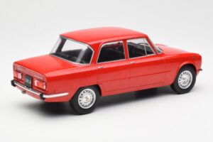 Alfa Romeo Giulia Nuova Super Piros MCG 1:18 MCG18145 Fém – 2. kép a 6-ből