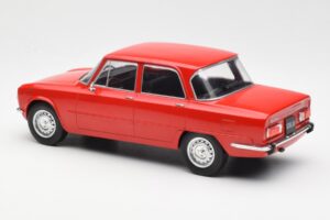 Alfa Romeo Giulia Nuova Super Piros MCG 1:18 MCG18145 Fém – 5. kép a 6-ből